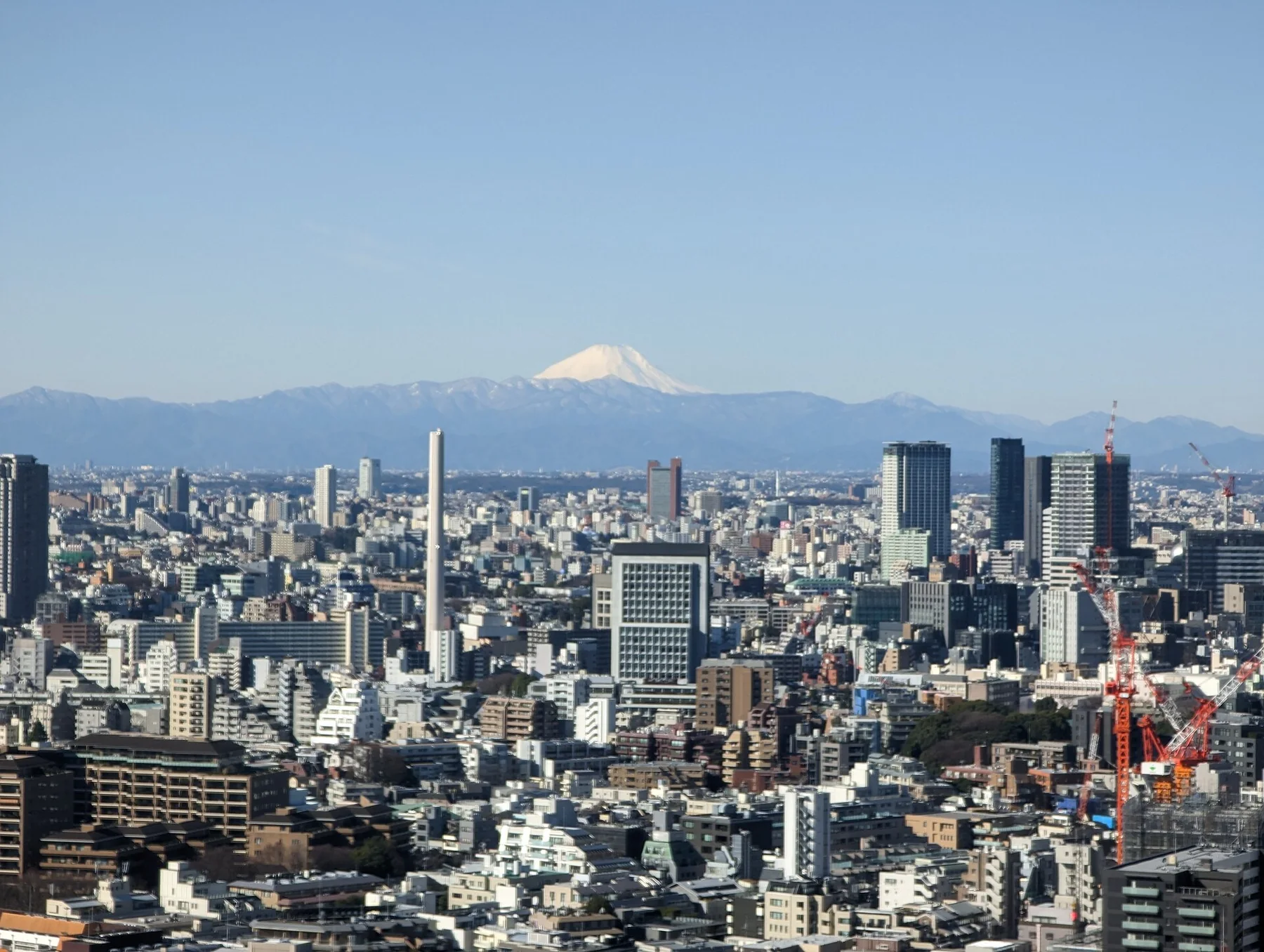 六本木から望む渋谷の街並みと富士山